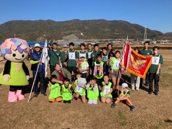 優勝した下島・パレットガーデンチームの皆さんの写真