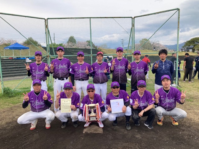 優勝チームの写真